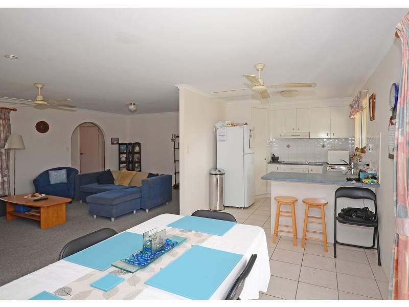 24 Sharyn Court, Point Vernon QLD 4655