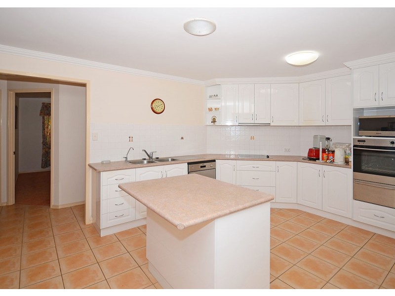 106 Long Street, Point Vernon QLD 4655