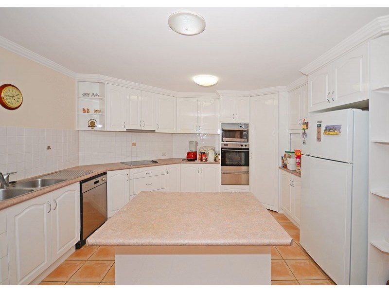 106 Long Street, Point Vernon QLD 4655