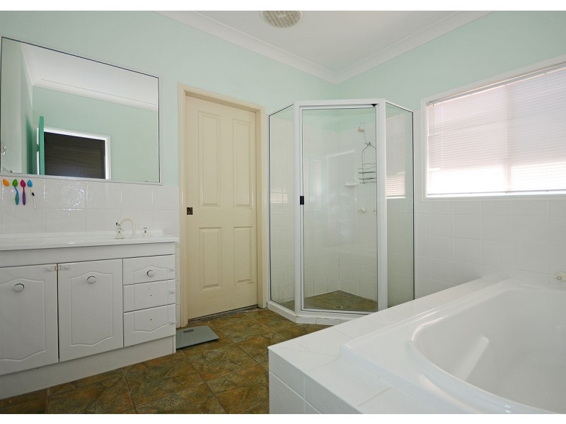 34 Bluewater Drive, Booral QLD 4655