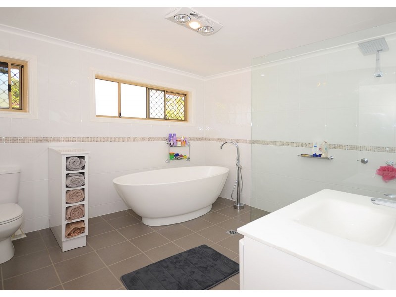 6 Olive Court, Pialba QLD 4655