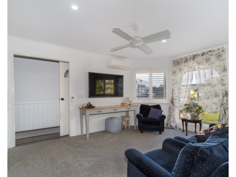 44 Thornbill Drive, Eli Waters QLD 4655