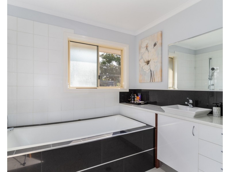 44 Thornbill Drive, Eli Waters QLD 4655