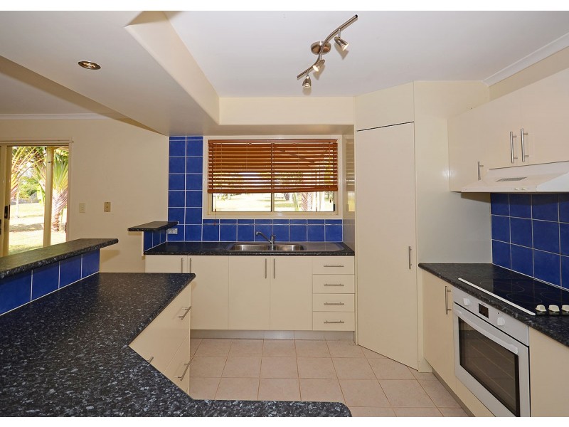 6 Lester Crescent, Torquay QLD 4655