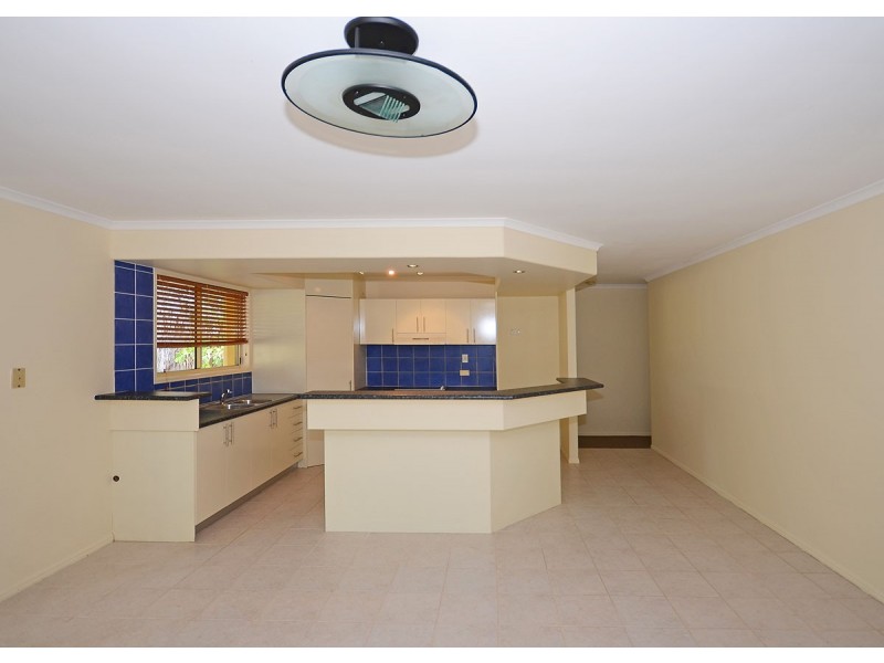 6 Lester Crescent, Torquay QLD 4655