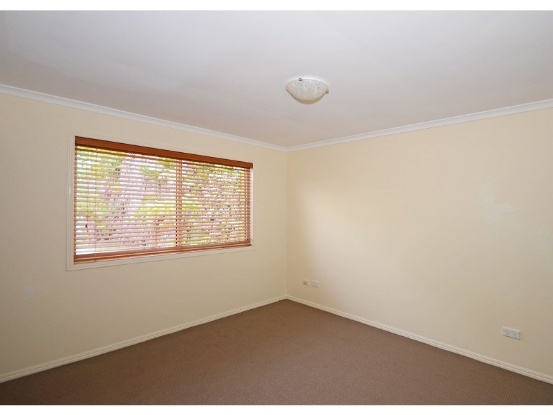 6 Lester Crescent, Torquay QLD 4655