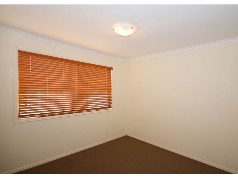 6 Lester Crescent, Torquay QLD 4655