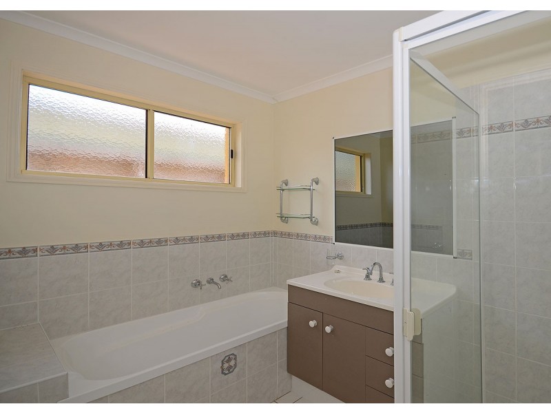 6 Lester Crescent, Torquay QLD 4655