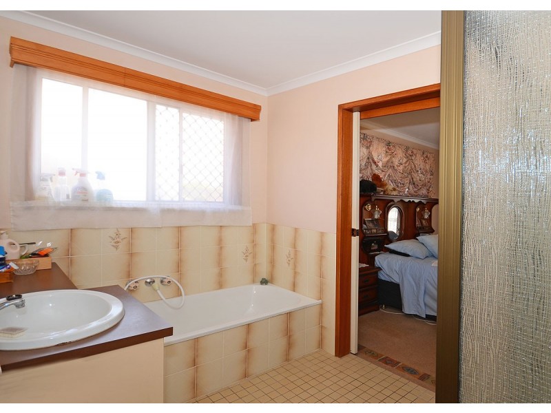 27 Hastings Street, Hervey Bay QLD 4655