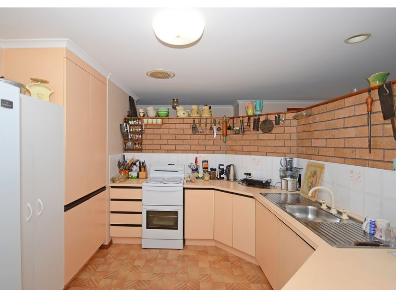 27 Hastings Street, Hervey Bay QLD 4655