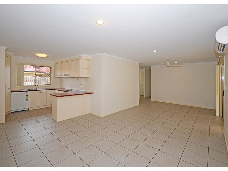 22 Topaz Circuit, Urangan QLD 4655