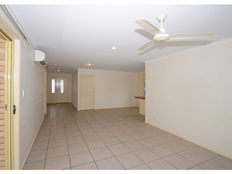 22 Topaz Circuit, Urangan QLD 4655