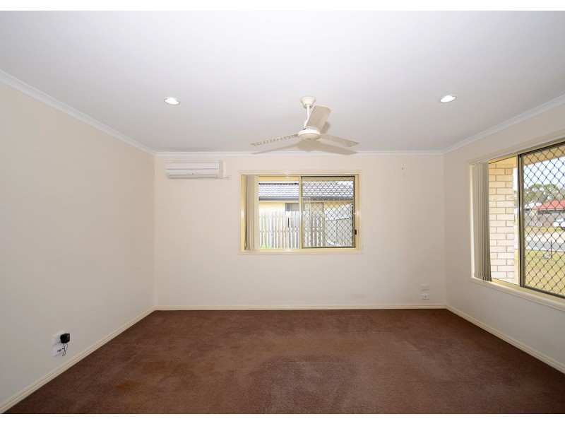22 Topaz Circuit, Urangan QLD 4655