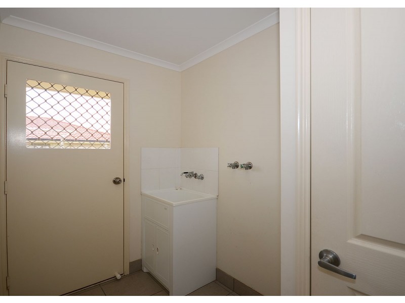 22 Topaz Circuit, Urangan QLD 4655