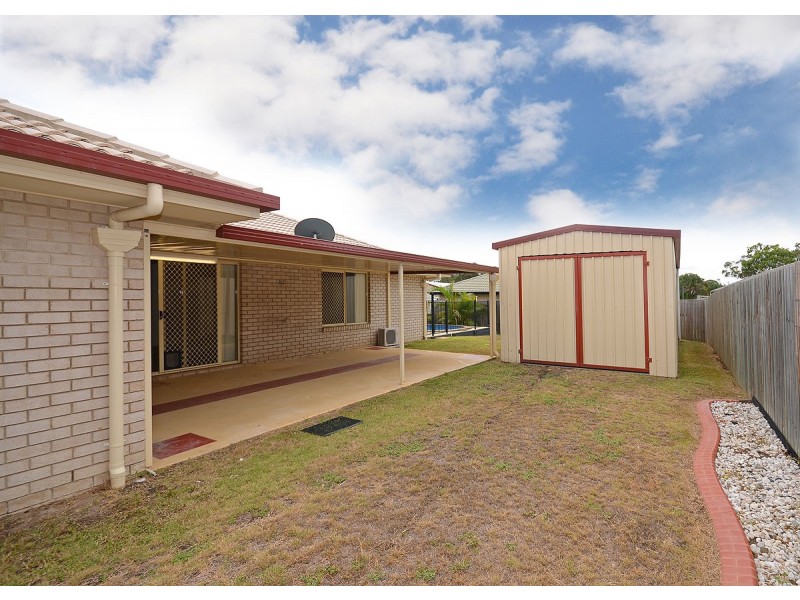 22 Topaz Circuit, Urangan QLD 4655