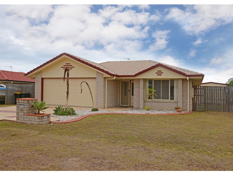 22 Topaz Circuit, Urangan QLD 4655