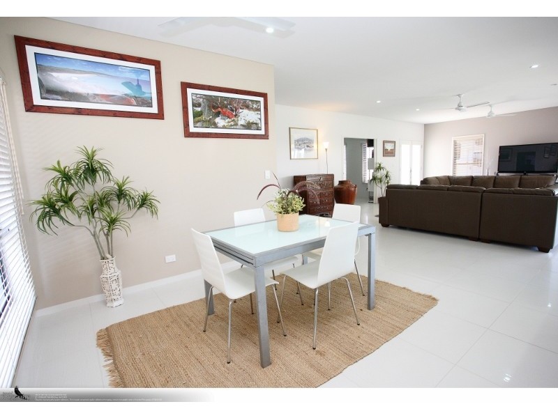 17 Louise Drive, Burrum Heads QLD 4659