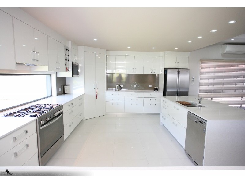 17 Louise Drive, Burrum Heads QLD 4659