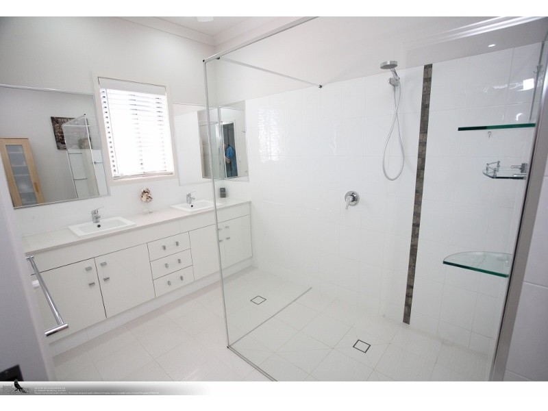 17 Louise Drive, Burrum Heads QLD 4659