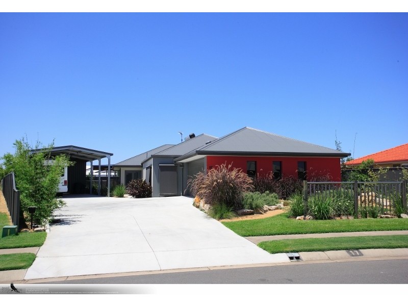 17 Louise Drive, Burrum Heads QLD 4659