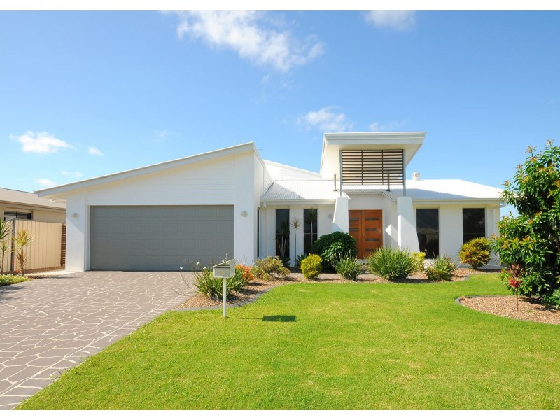 16 Noeme Street, Burrum Heads QLD 4659