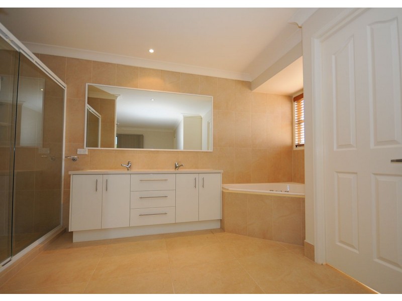 16 Noeme Street, Burrum Heads QLD 4659