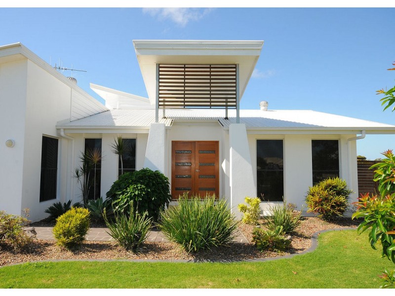 16 Noeme Street, Burrum Heads QLD 4659