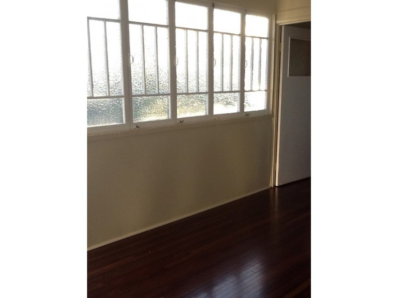 148 TORQUAY TCE, Scarness QLD 4655