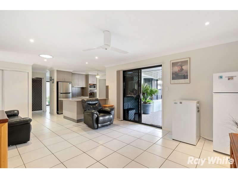 24 Louise Dr, Burrum Heads QLD 4659