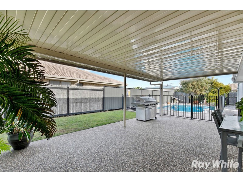24 Louise Dr, Burrum Heads QLD 4659