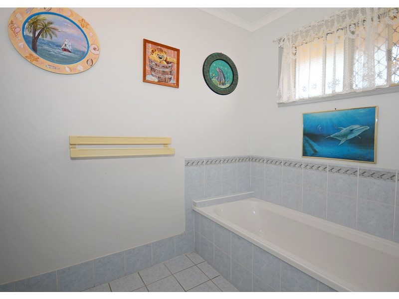 43 Bunker Avenue, Urraween QLD 4655