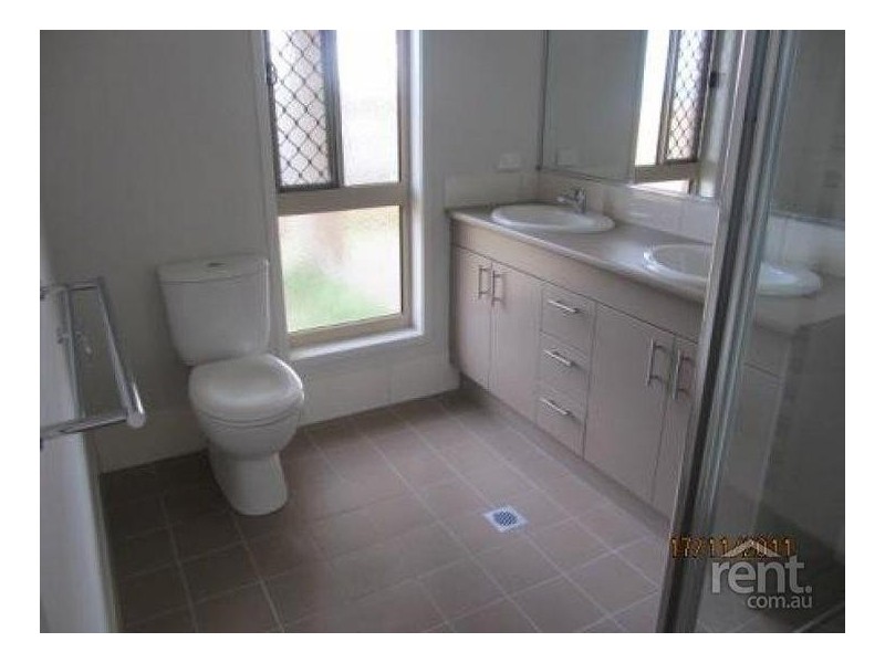 16 Mia Court, Nikenbah QLD 4655