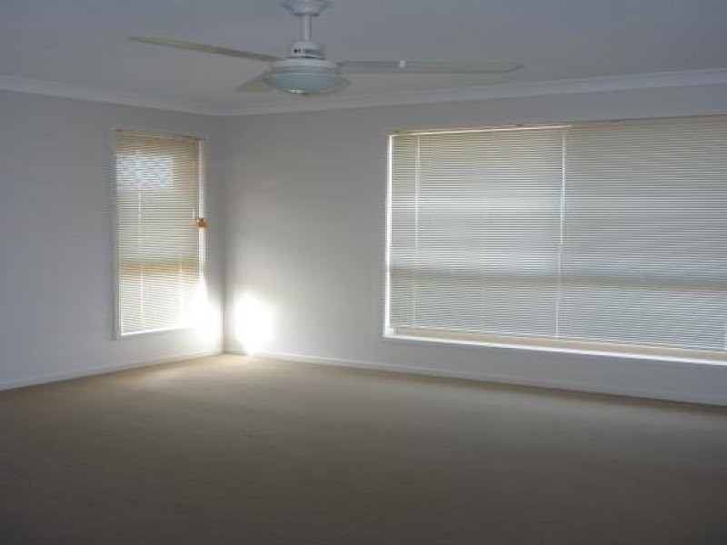 16 Mia Court, Nikenbah QLD 4655
