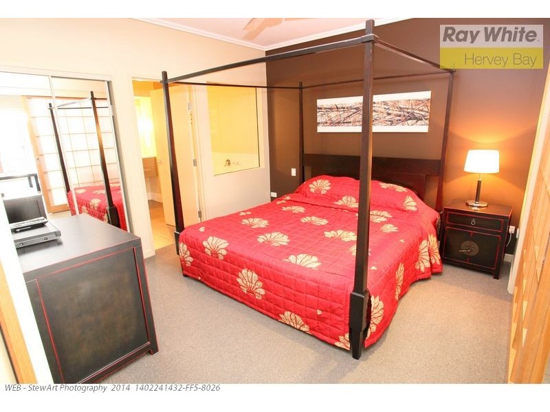 G21/569 Charlton Esplanade, Urangan QLD 4655