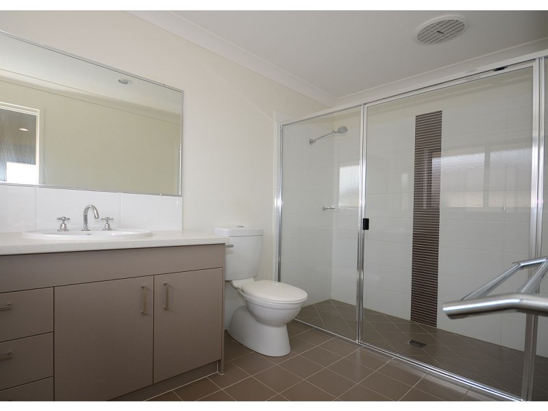 15 Mawson Ct, Urraween QLD 4655