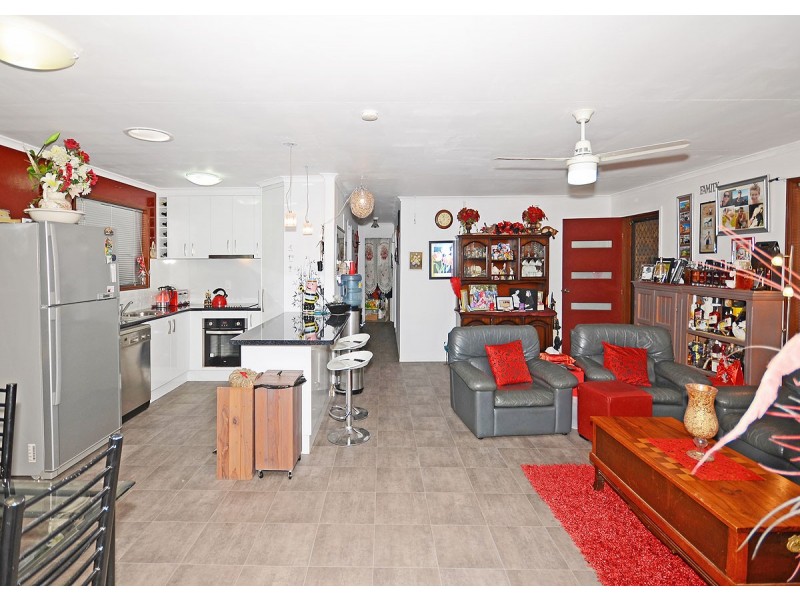 1 Trisha Court, Scarness QLD 4655