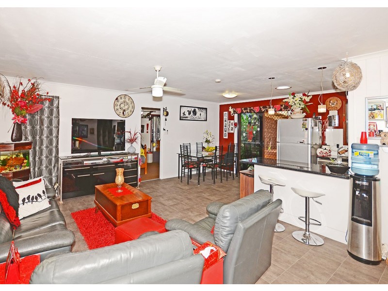 1 Trisha Court, Scarness QLD 4655