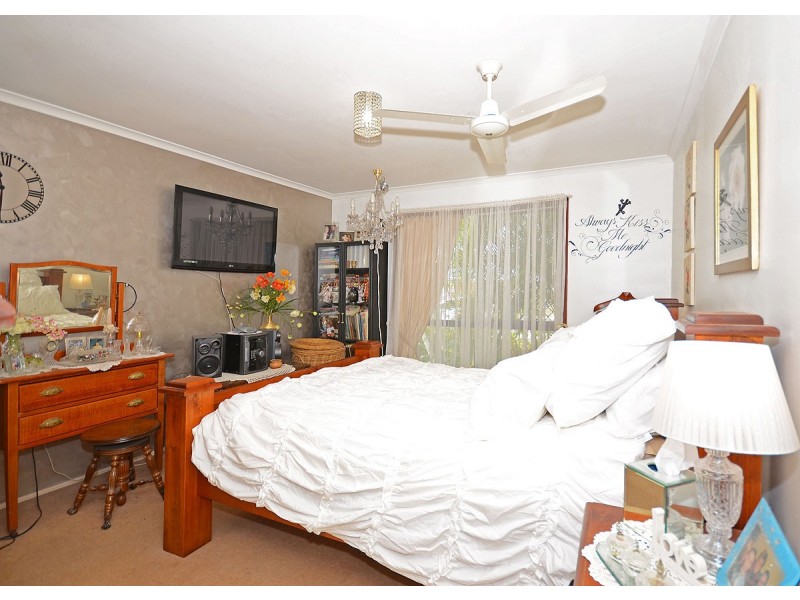 1 Trisha Court, Scarness QLD 4655