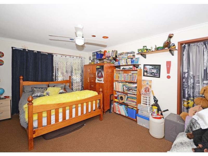 1 Trisha Court, Scarness QLD 4655