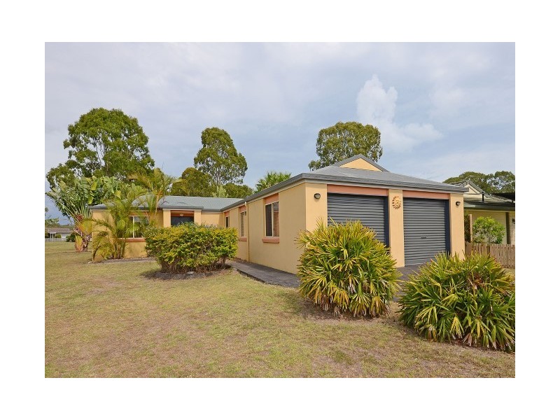 6 LESTER CRES, Torquay QLD 4655