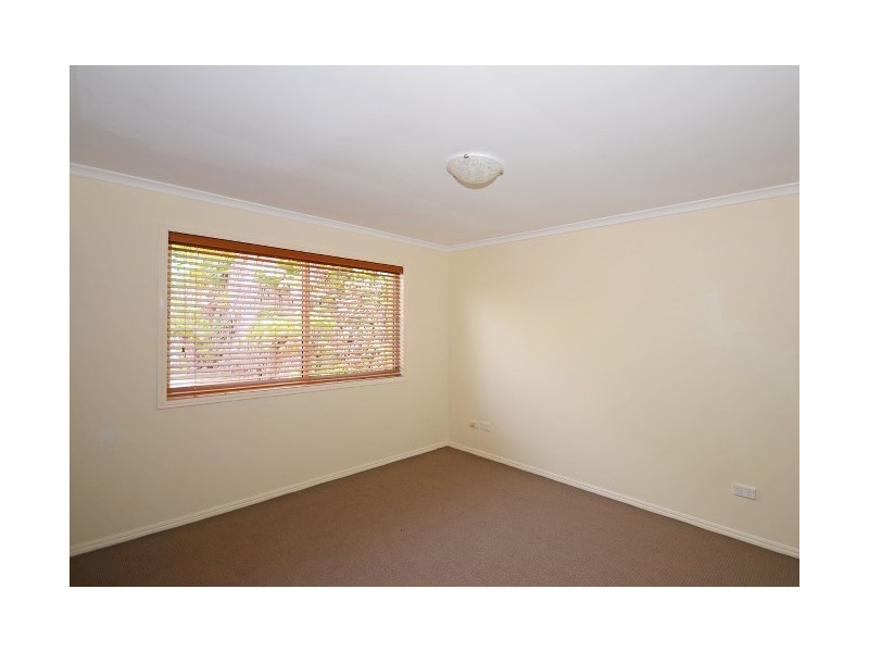 6 LESTER CRES, Torquay QLD 4655