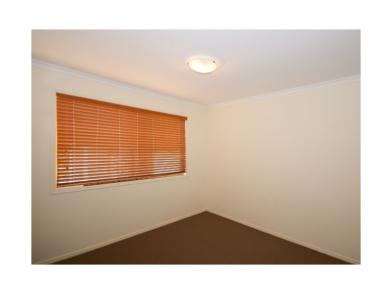 6 LESTER CRES, Torquay QLD 4655