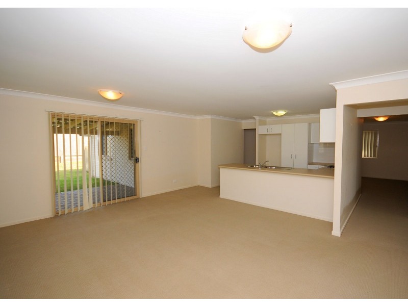 4 Beagle Avenue, Nikenbah QLD 4655