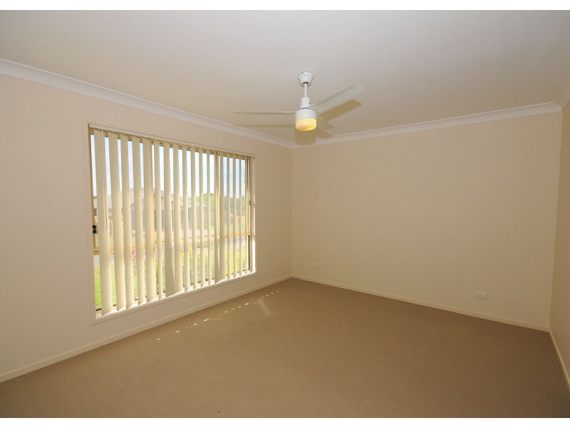 4 Beagle Avenue, Nikenbah QLD 4655