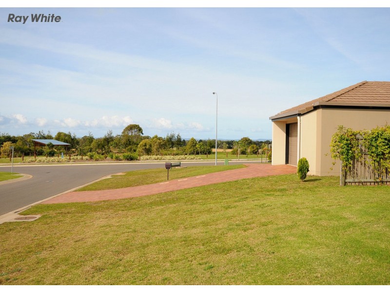 4 Beagle Avenue, Nikenbah QLD 4655