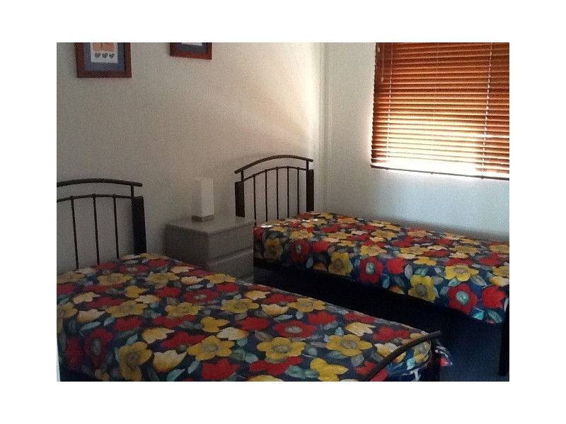 3/457 ESPLANADE, Torquay QLD 4655