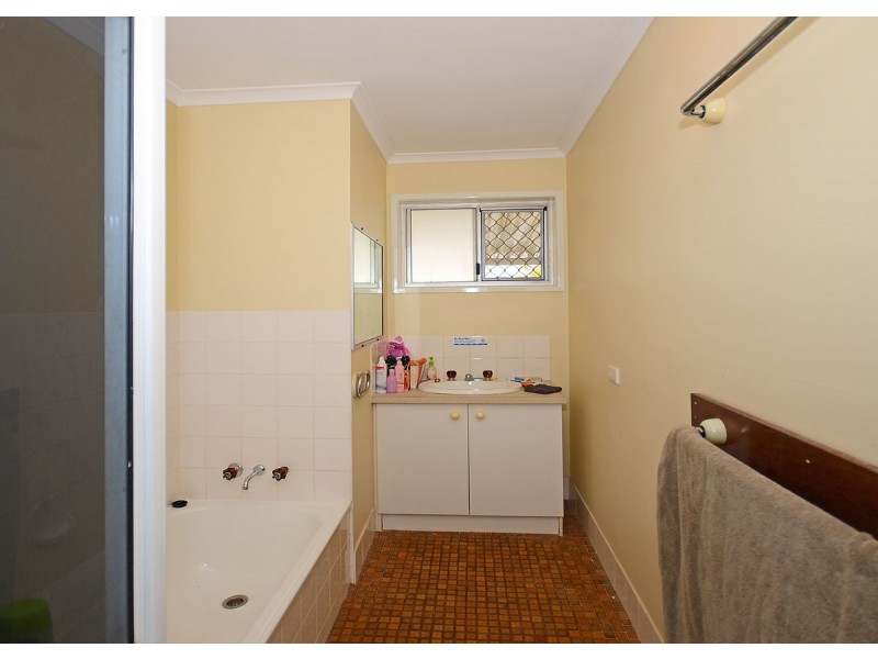 8 Turrum Street, Scarness QLD 4655