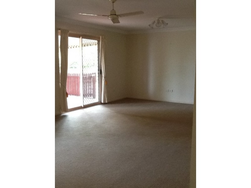 3 LYGON CRT, Urraween QLD 4655