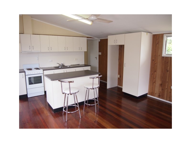 1/404 Esplanade, Torquay QLD 4655