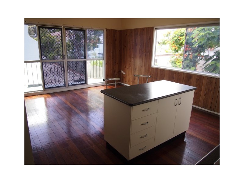 1/404 Esplanade, Torquay QLD 4655
